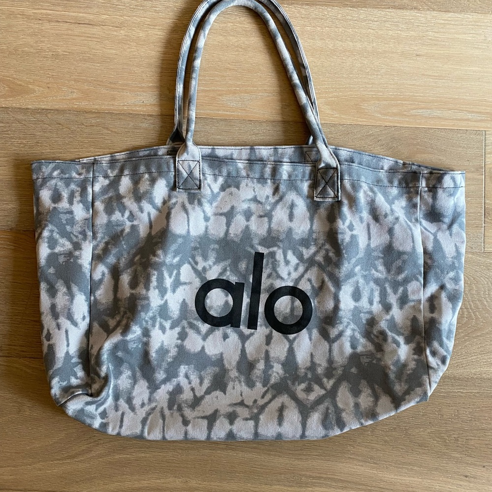 Alo tote